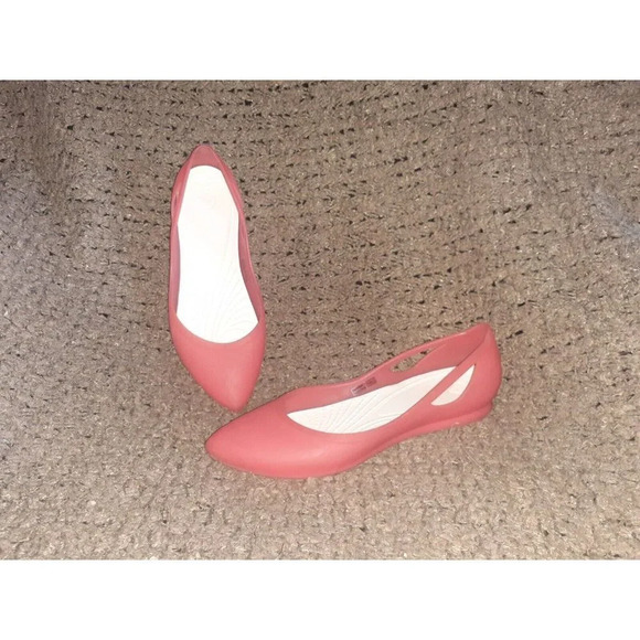 CROCS-Rio-Salmon Pink Flats-Pointed Toe-Side Cut-Outs-Sz 8-Excellent - Picture 1 of 7